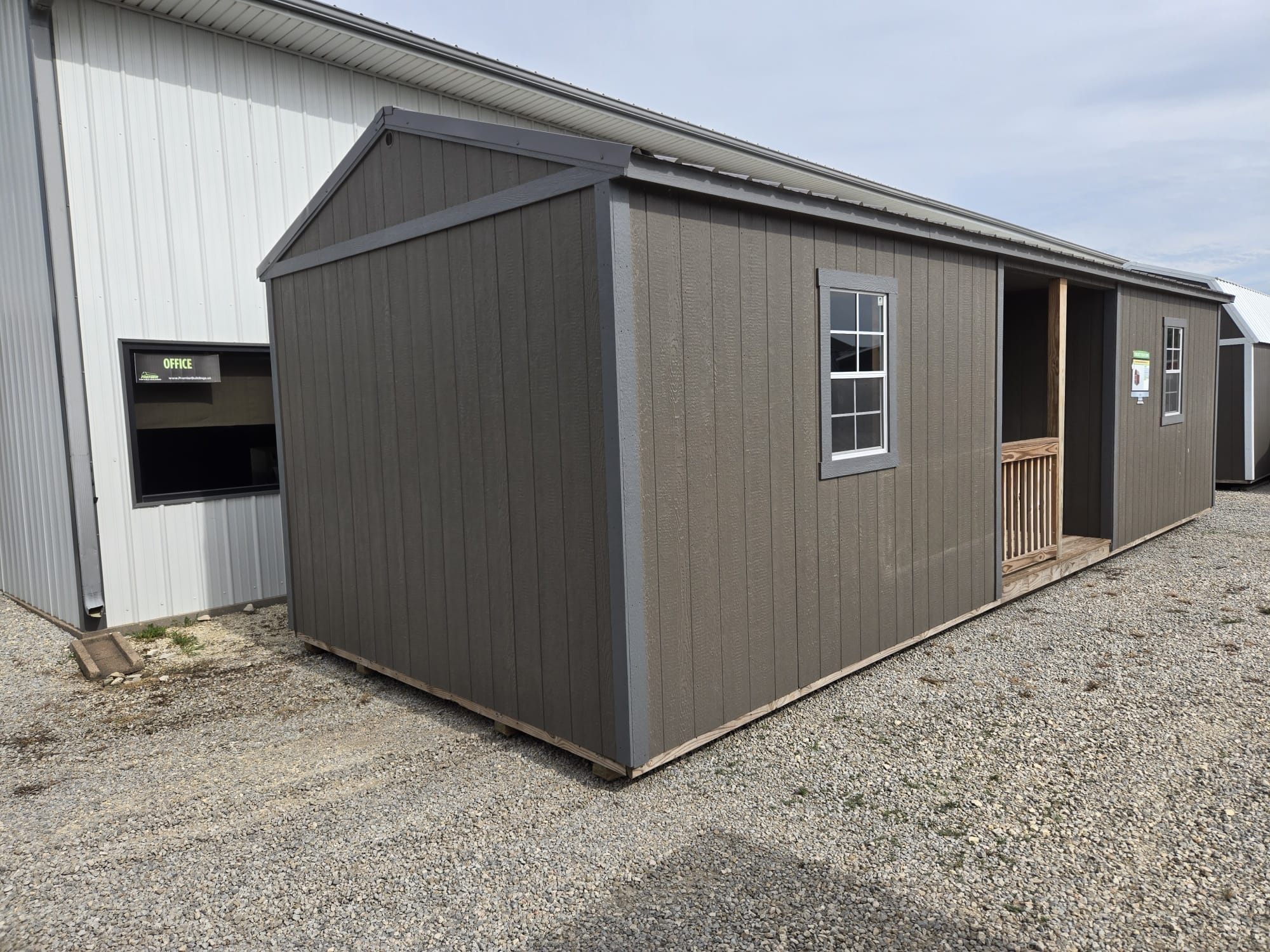 12x32-center-cabin